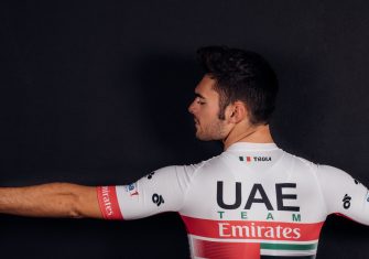 uae-emirates-maillot-2019-9