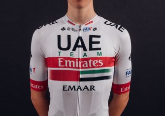 tadej-pogacar-uae-team-emirates-2019-maillot