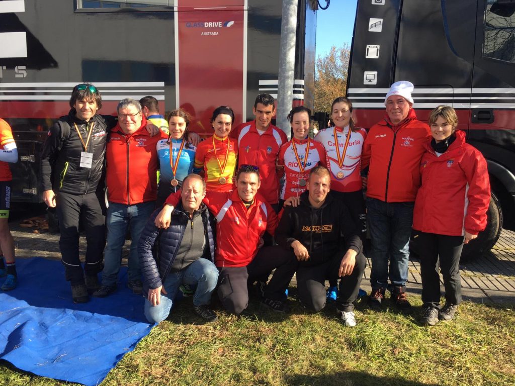 cc-meruelo-campeonato-espana-pontevedra-2019-foto-familia