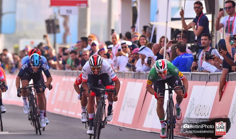 uae-tour-2019-etapa2-gaviria-viviani
