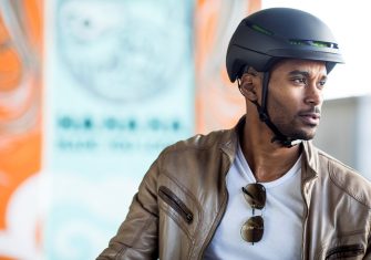 Charge-WaveCel-Commuter-Helmet_Lifestyle_4