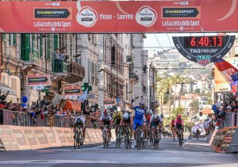 Julian-Alaphilippe-deceuninck-quickstep-milan-san-remo-2019-10