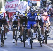 Julian-Alaphilippe-deceuninck-quickstep-milan-san-remo-2019-12