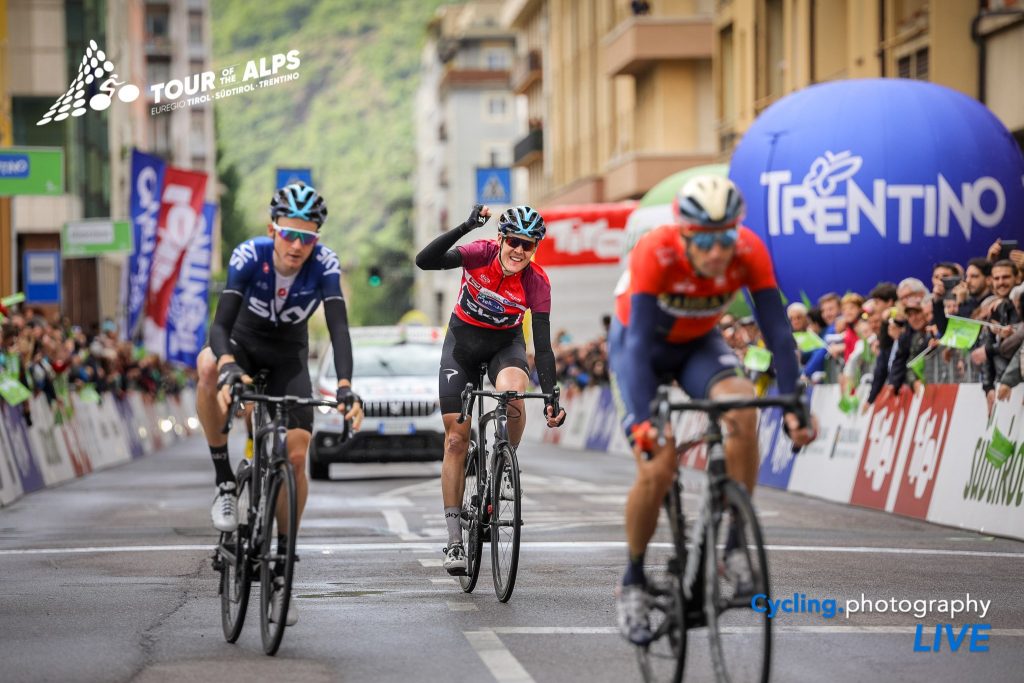 pavel-sivakov-vincenzo-nibali-tour-alps-2019-etapa5