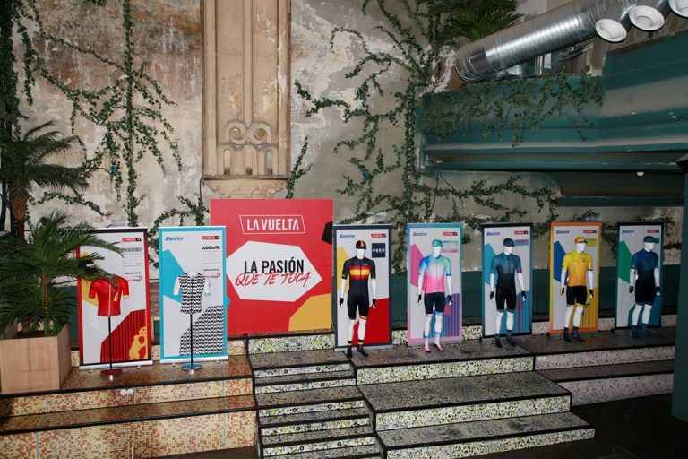 santini-la-vuelta-españa-2019-1