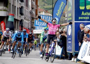 carlos-quintero-manzana-postobon-vuelta-asturias-2019-etapa1