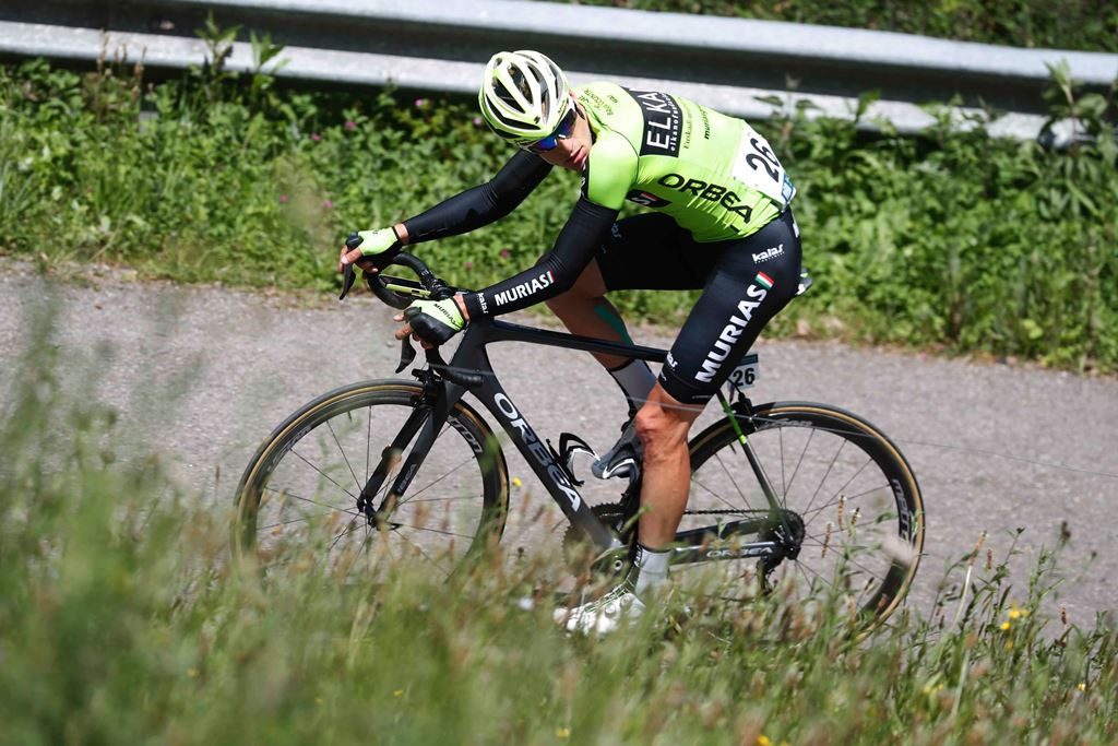 mario-gonzalez-vuelta-asturias-2019-etapa3-baja