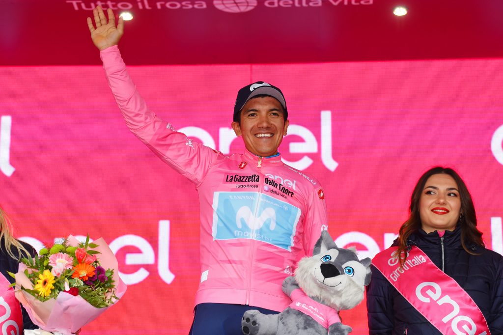 richard-carapaz-giro-italia-2019-maglia-rosa-etapa14