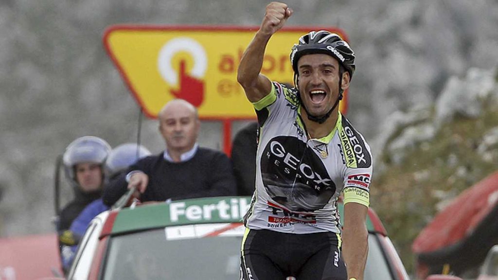 juanjo-cobo-angliru-vuelta-2011