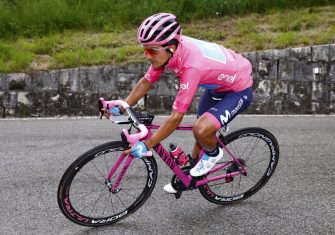 richard-carapaz-movistar-team-giro-italia-2019-canyon-4