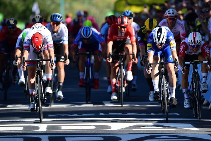 elia-viviani-tour-francia-2019-etapa4-sprint