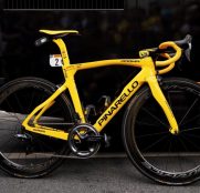 pinarello-egan-bernal-tour-francia-2019-1