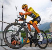 pinarello-egan-bernal-tour-francia-2019-3