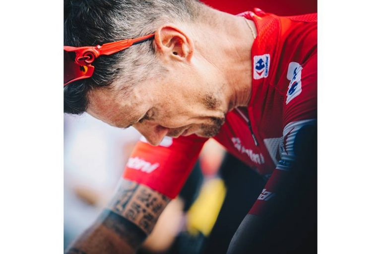 roche-abandono-la-vuelta