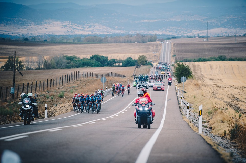 movistar-team-vuelta-espana-2019-etapa19-viento-caida