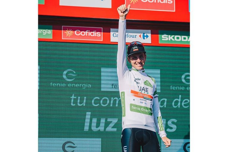 pogacar-blanco-etapa16-lavuelta