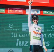 pogacar-blanco-etapa16-lavuelta
