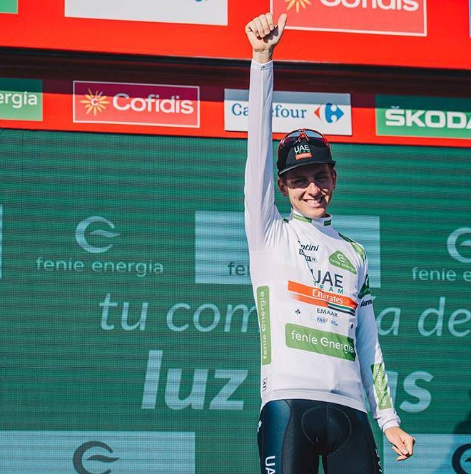 pogacar-blanco-etapa16-lavuelta