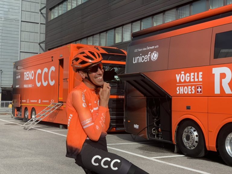 Total Direct Energie ficha a Víctor de la Parte