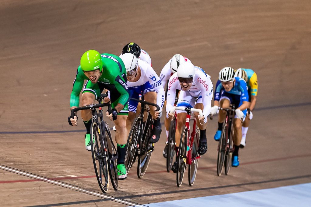 mora-glasgow-plata-scratch