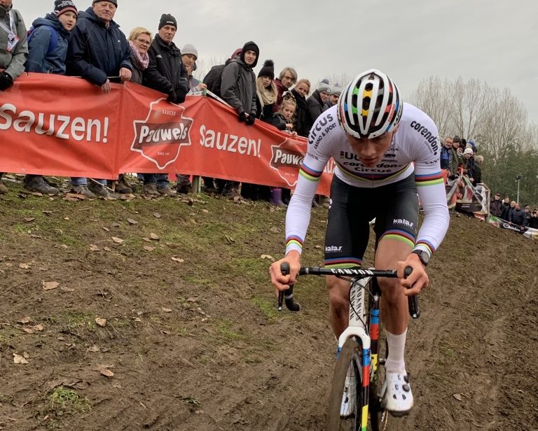 van-der-poe-ambiancecross