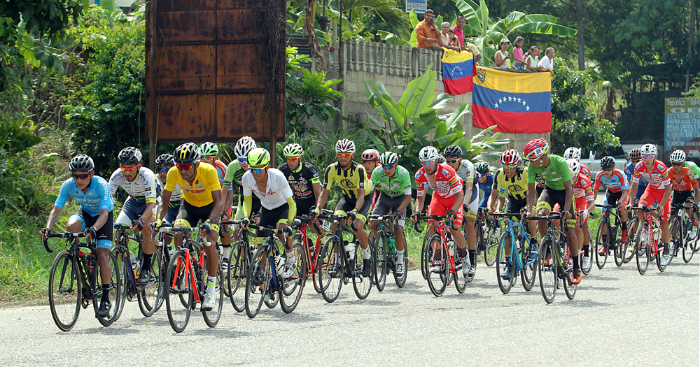 Vuelta-Tachira-2019-peloton
