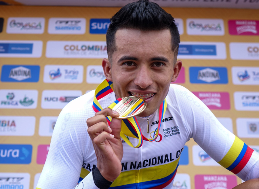 adrian-bustamante-uae-team-campeonato-colombia-cri-2020-1