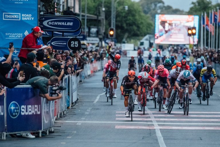 caleb-ewan-tour-down-under-2020-criterium-1