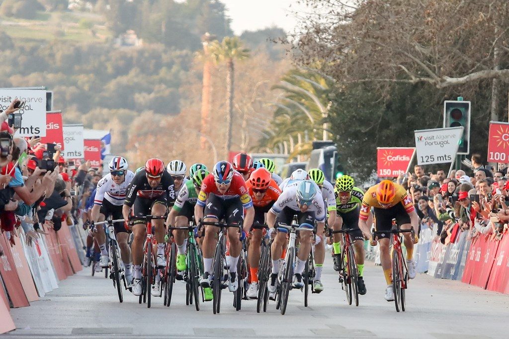 Fabio-Jakobsen-deceuninck-quicks-step-elia-viviani-Volta-ao-Algarve-2020-etapa1