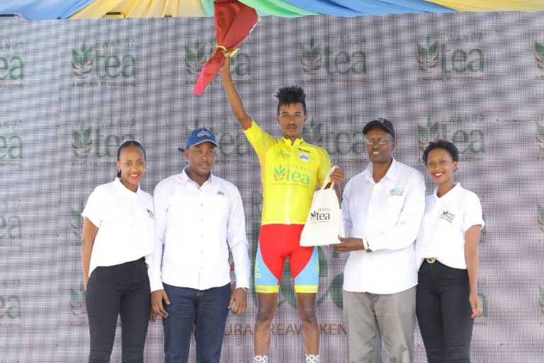 Natnael-Tesfatsion-eritrea-tour-rwanda-2020-etapa4-podio