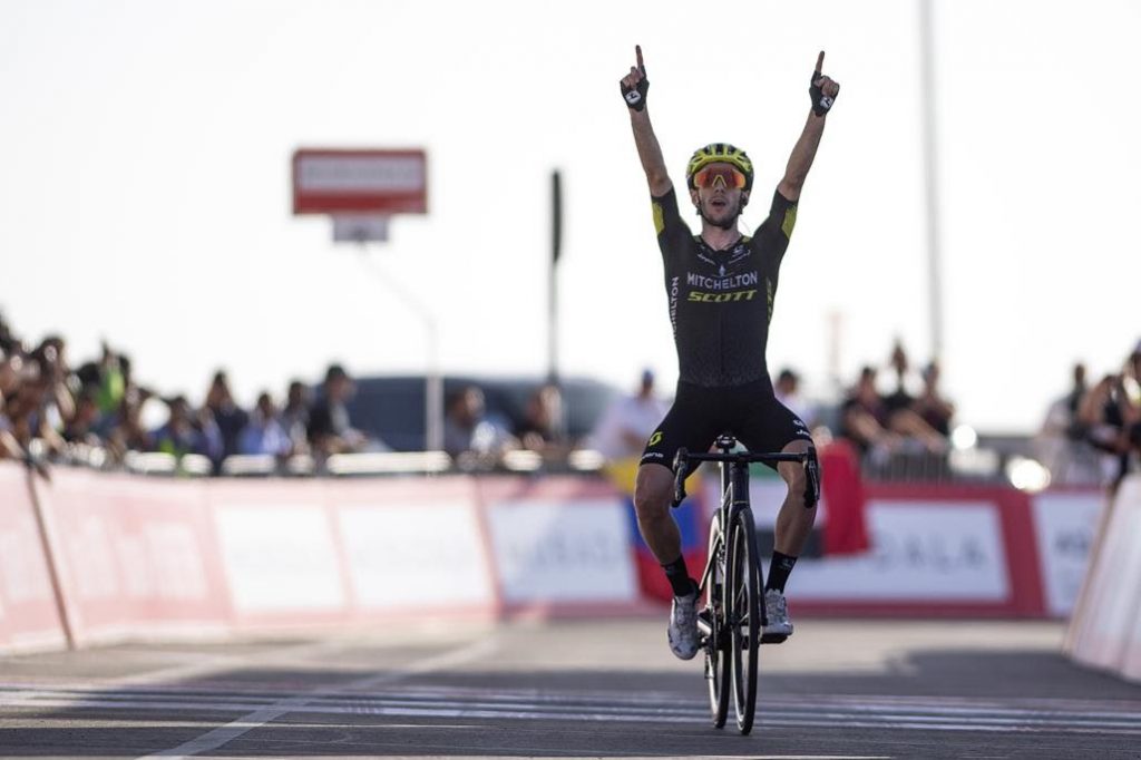 adam-yates-mitchelton-scott-uae-tour-2020-etapa3-meta