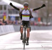 annemiek-van-vleuten-omloop-het-nieuwsblad-2020