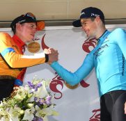 dylan-teuns-jakob-fuglsang-vuelta-andalucia-2020-etapa5