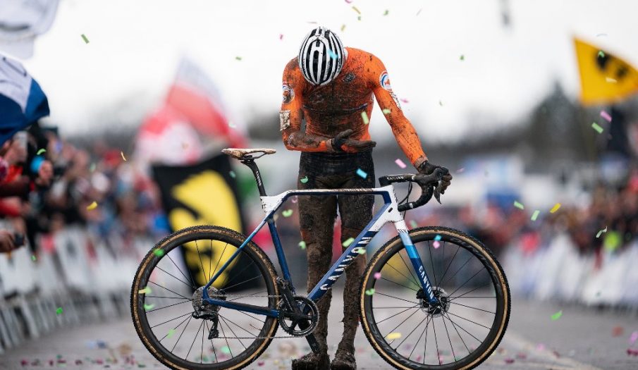 mathieu-van-der-poel-canyon-mundial-ciclocross-2020