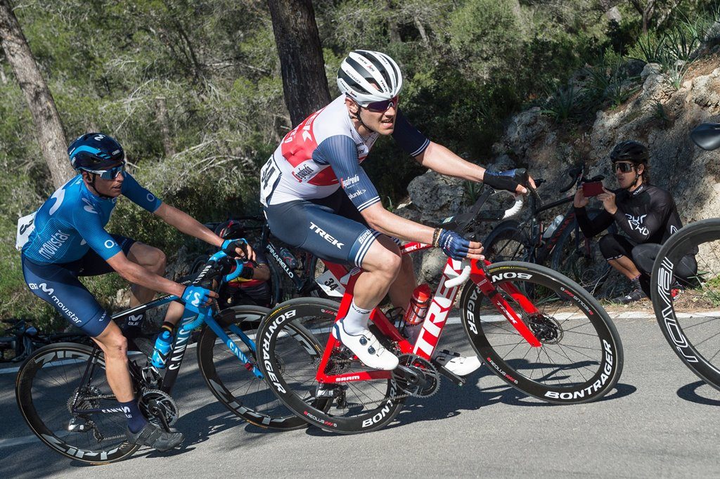 matteo-moschetti-trek-segafredo-besseges-caida-grave