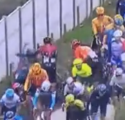 gianni-moscon-descalificacion-kuurne