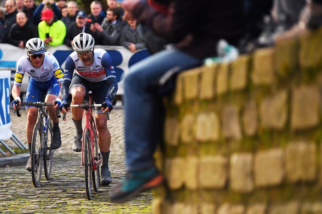 jasper-stuyven-yves-lampaert-trek-segafredo-omloop-het-nieuwsblad-2020