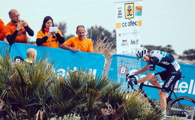 marton-dina-kometa-xstra-2020