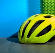 bontrager-Starvos WaveCel Bike Helmet_Grounded 2