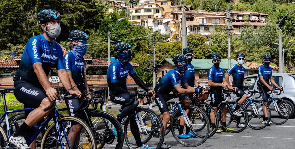 team-medellin-entrenamientos-mascarilla-2020-7