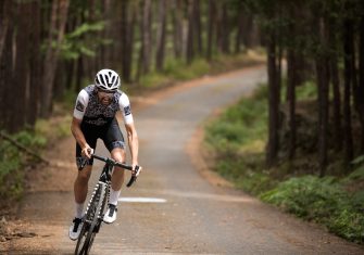 Alberto Contador completa el reto Everesting en Navapelegrín