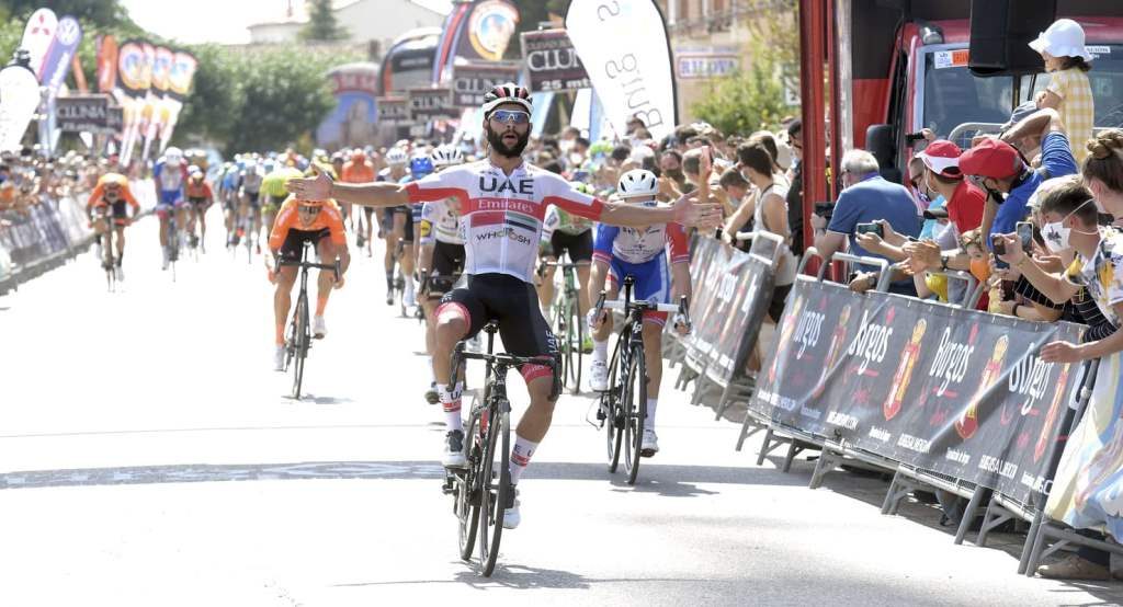 fernando-gaviria-uae-vuelta-burgos-2020-etapa2-meta