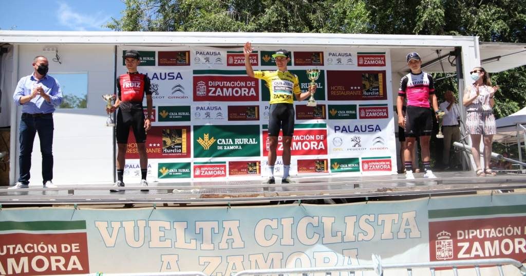 josu-etxeberria-caja-rural-rga-vuelta-zamora-2020-etapa4-podio