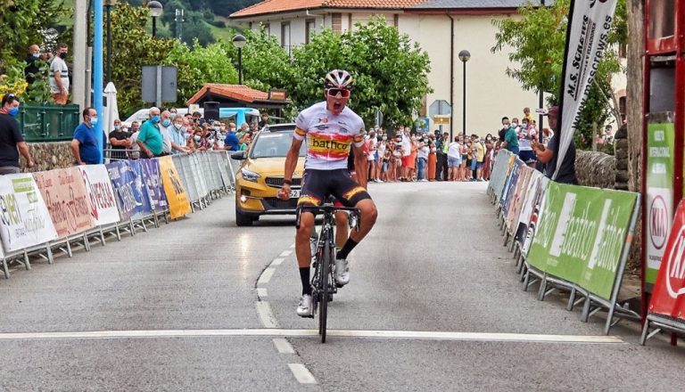 juan-ayuso-bathco-vuelta-besaya-2020-etapa1