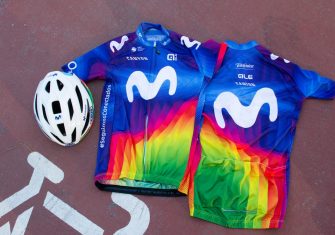 Movistar Team, nuevo maillot multicolor en la Strade Bianche