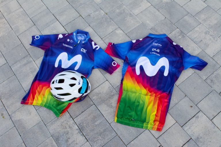 Movistar Team, nuevo maillot multicolor en la Strade Bianche