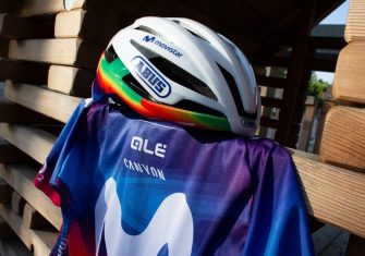 Movistar Team, nuevo maillot multicolor en la Strade Bianche