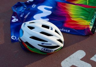 Movistar Team, nuevo maillot multicolor en la Strade Bianche