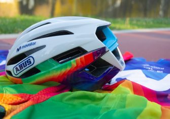Movistar Team, nuevo maillot multicolor en la Strade Bianche