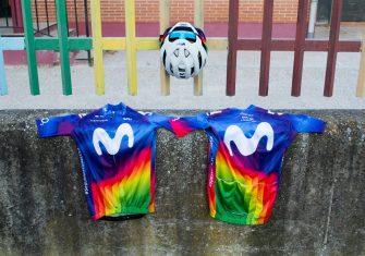 Movistar Team, nuevo maillot multicolor en la Strade Bianche